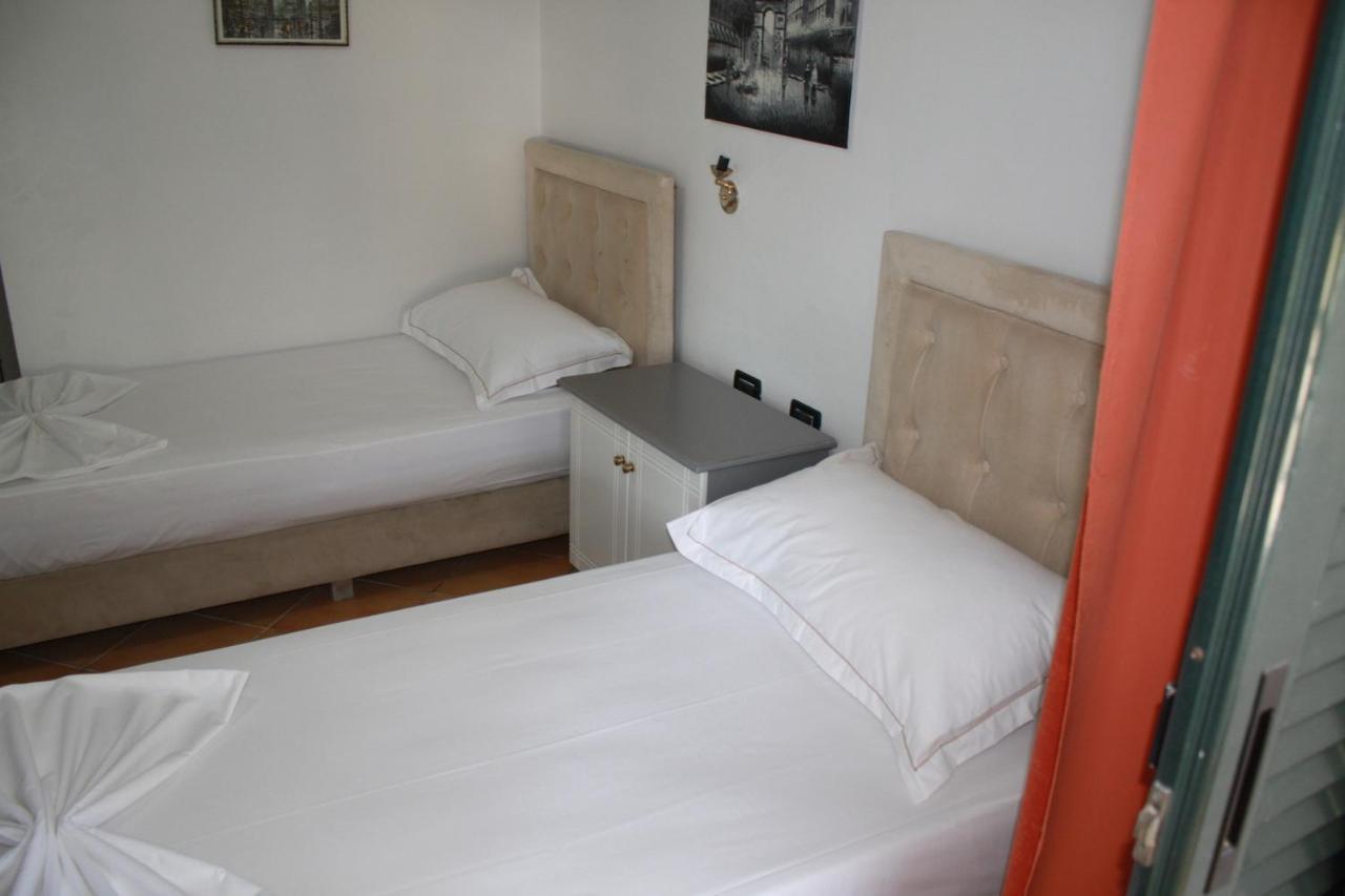 Kanina Hotel&Hostel Саранда Экстерьер фото